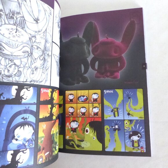 NEW 2006 PLAY TIMES URBAN VINYL DESIGN TOY MAGAZINE SOFT COVER BOOK - Picture 9 of 13